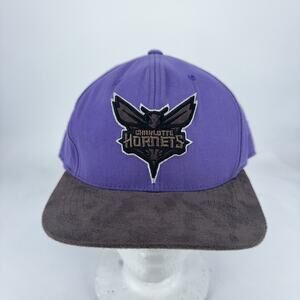 Charlotte Hornets Hat Cap Fitted Mens 7 3/4 Purple Black NBA Basketball Hi Crown